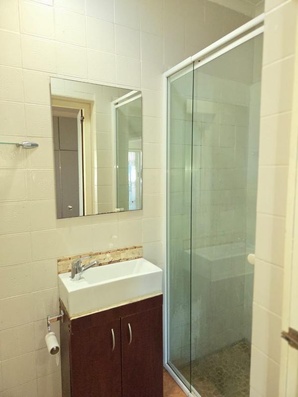 To Let 1 Bedroom Property for Rent in La Rochelle Western Cape
